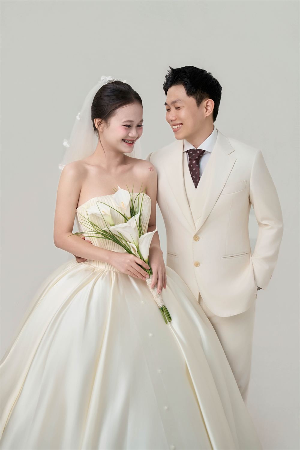 Ảnh cưới của Quỳnh Anh và Sang trong studio