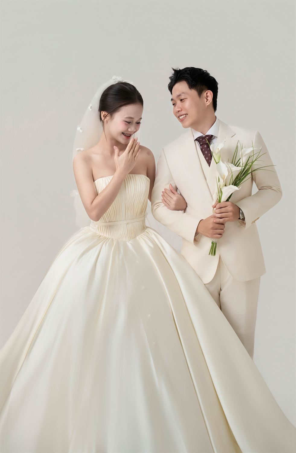 Ảnh cưới của Quỳnh Anh và Sang trong studio