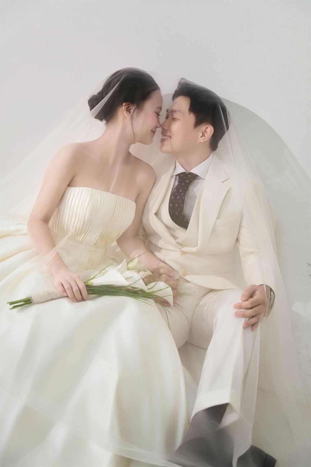 Ảnh cưới của Quỳnh Anh và Sang trong studio