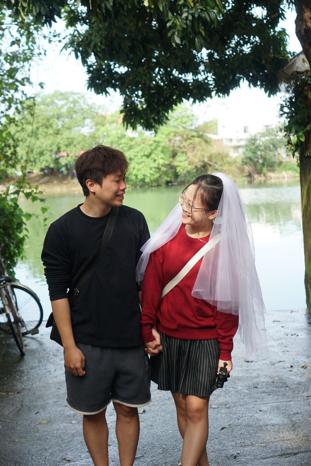 Quỳnh Anh và Sang trong một chuyến đi