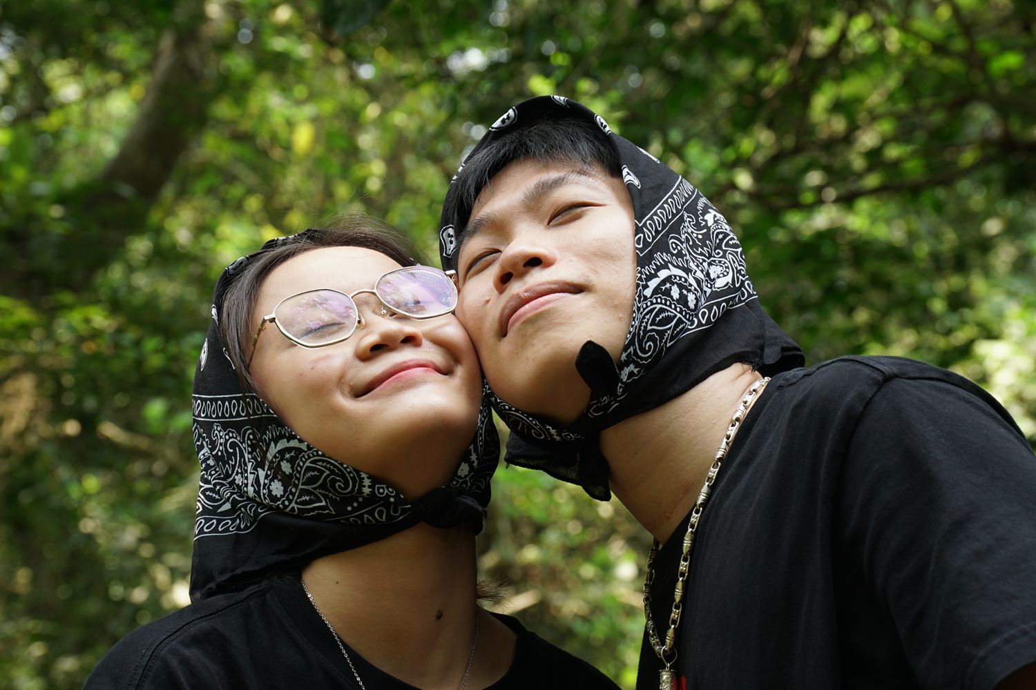 Quỳnh Anh và Sang trong một chuyến đi